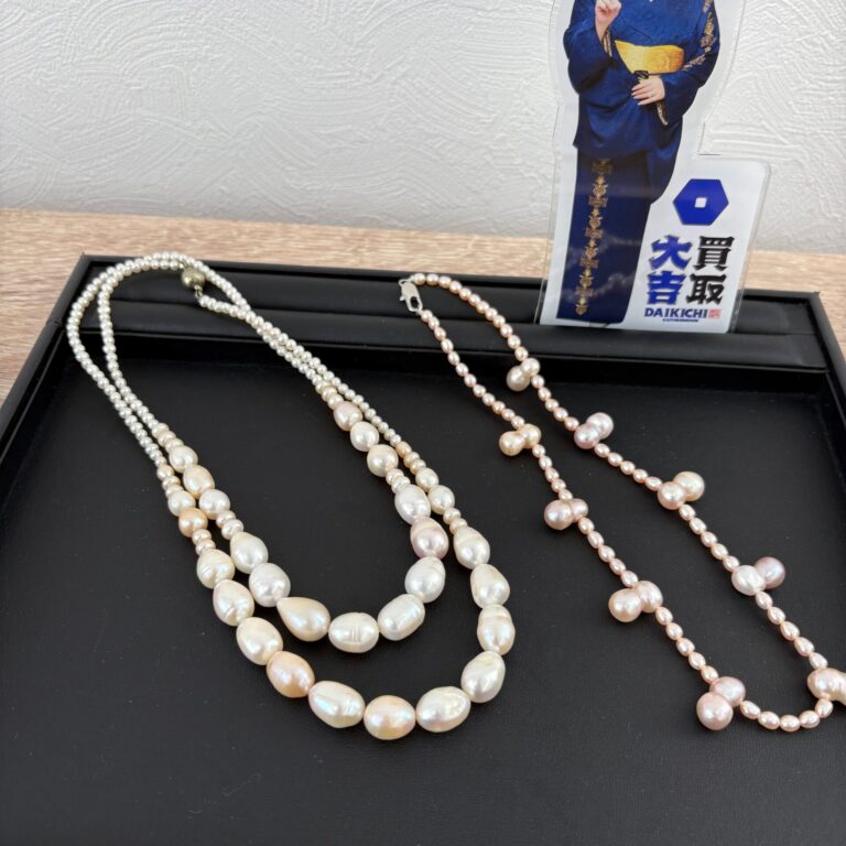 真珠ネックレスをお譲り頂きました。
